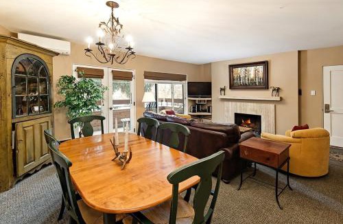 Aspen House | Fasching Haus Unit 180, Cozy, Deluxe Condo with Private Deck, 2 Blocks from Downtown