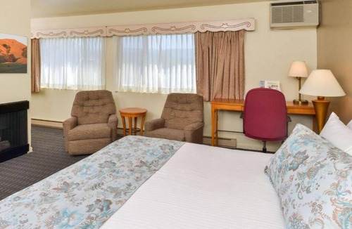 Solvang Hotel | Fascinating Architecture Around! Continental Breakfast, Near Sunny Fields Park!