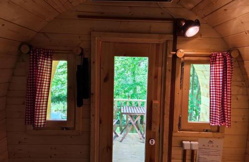 Kirchensittenbach Other | Fasshotel Westernwagen, beheizt 2-3 Personen