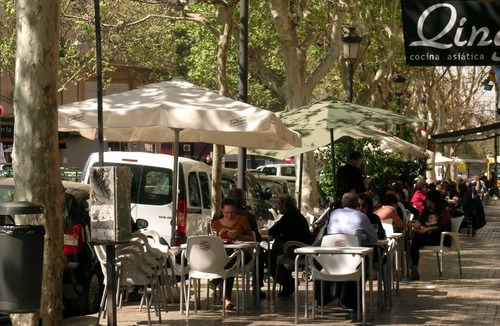 Extramurs Apartment | Fast-E WiFi/On-St parking/Metro Hub @290m/Cafe Society Enclave.