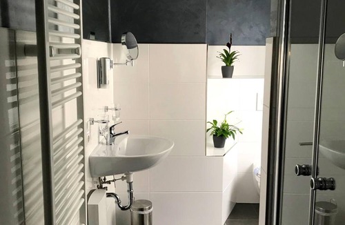 Hunerbach Hotel | Fast Lane Hotel