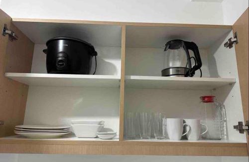 Matandang Balara Apartment | Fast WiFi - Free Pool Access - Netflix - Hot Shower