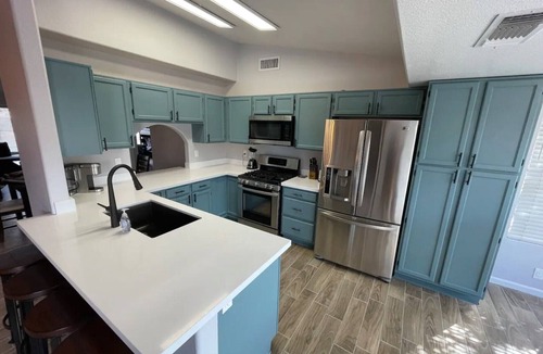 La Buena Vida House | Faster To The Fun! Walk to Stadium - Super Clean!