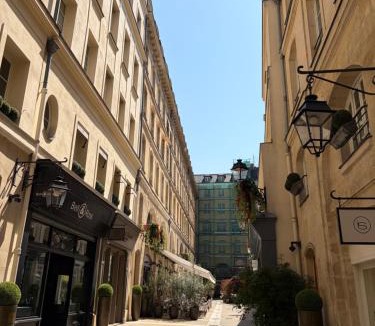 Madeleine Apartment | Faubourg Saint-Honoré -3Bed 2 BTH-HERMES
