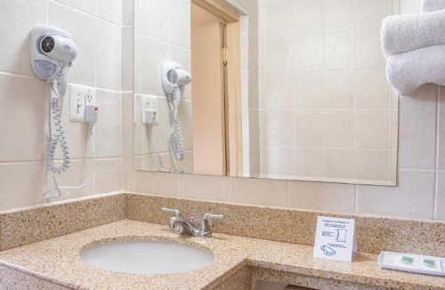 Sarnia Hotel | Faulds Motel
