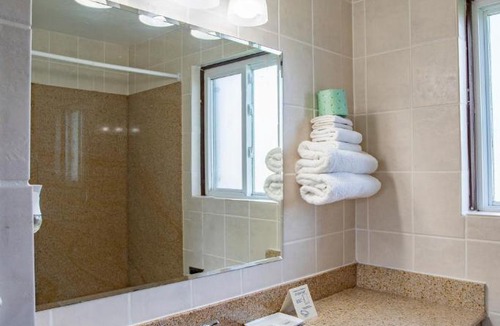 Sarnia Hotel | Faulds Motel