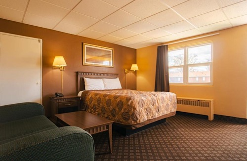 Sarnia Hotel | Faulds Motel