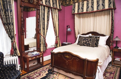 West Chester Bed & Breakfast | Faunbrook Bed & Breakfast
