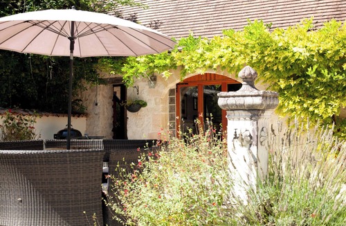 Bars House | Faurelie Barn Conversion, spacious, bright + cosy!