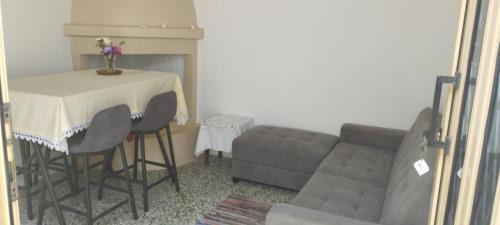 Kontos Apartment | Fay's House