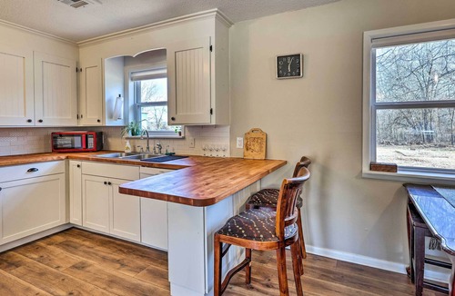 Fayetteville House | Fayetteville Vacation Rental ~ 6 Mi to U of A