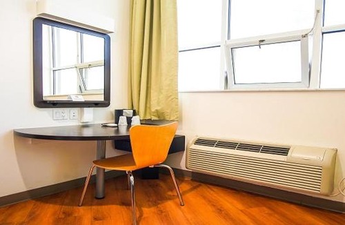 Hunters Point Hotel | Feather Factory Hotel