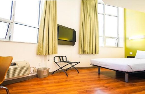 Hunters Point Hotel | Feather Factory Hotel