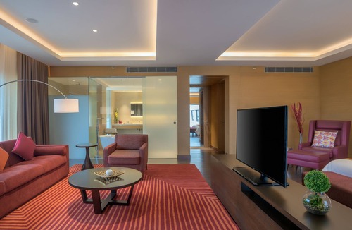 Manapakkam Hotel | Feathers - A Radha Hotel
