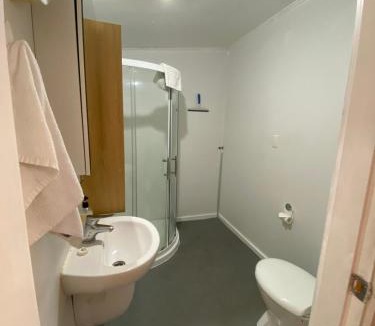 Featherston Hotel | Featherston Motels And Camping