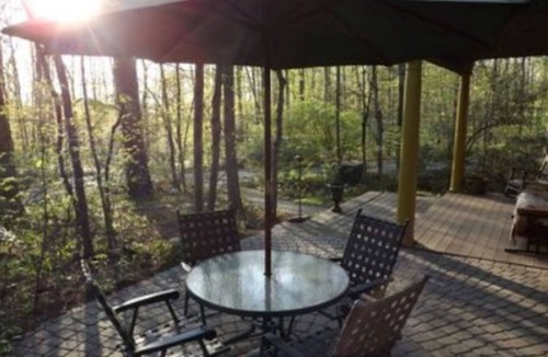 Rossville House | Featured On The Travel Channel, Home & Garden Channel and More. No Cleaning Fee!