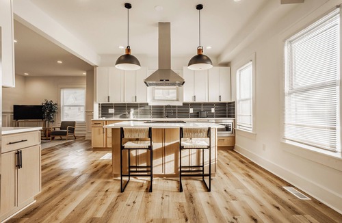 Near Northside House | Featuring a luxe king suite w/soaking tub, gourmet kitchen & fast Wi-Fi, guests can relax in this beautifully renovated 3 bed, 2.5 bath gem! Close to downtown, hospitals & local attractions, this home is perfect for families, friends & professionals.