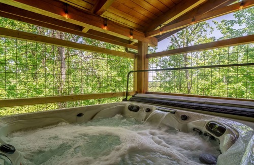 Sevierville Cabin | Feb/Mar Disc. Avail-Quiet/Private Cabin, HotTub, Pool Table/Arcade, Douglas Lake