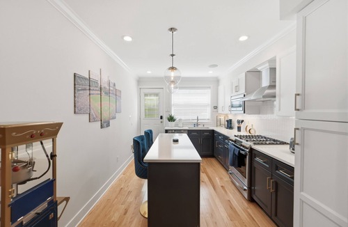 South Baltimore House | Federal Hill Luxury Stadium View House w/Rooftop, Entertainment & Amenities!