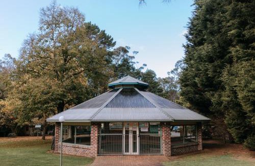 Blackheath Cabin | Federation Gardens & Possums Hideaway