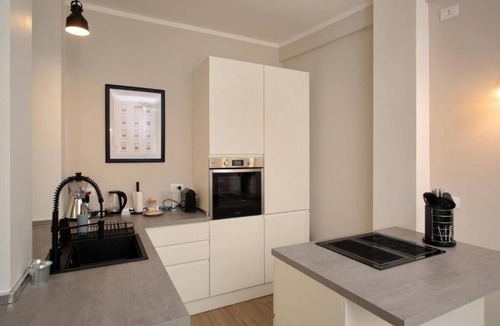 Parella Apartment | Federica Flat - Metro Monte Grappa
