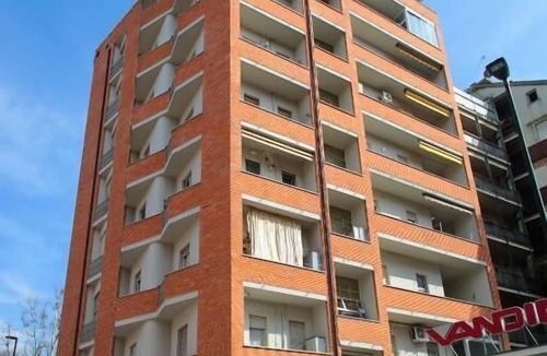 Parella Apartment | Federica Flat - Metro Monte Grappa