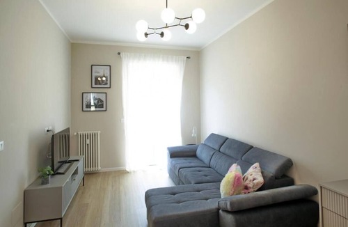 Parella Apartment | Federica Flat - Metro Monte Grappa