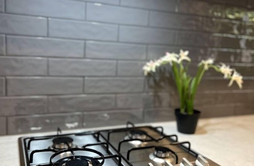 Payneham South Condo | Feel comfortable in this fully equipped, 2-bedroom unit located in quiet Payneham South, ideal for travelling workers & families. Easy parking, no stairs, heat & cool throughout, Wi-Fi, linen hire inc., keyless entry & easy self check-in.