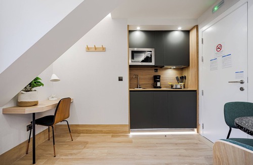 Guindalera Apartment | Feelathome Ventas Suites