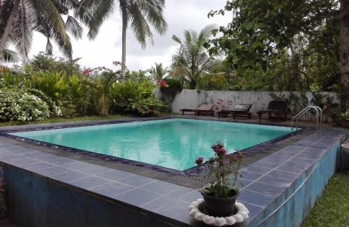 Aturuwella Hotel | Feeld side villa