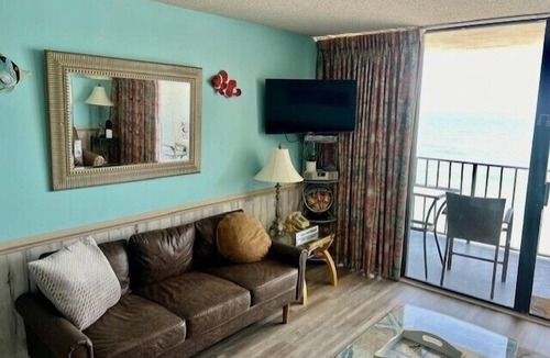 Garden City Condo | FEELS LIKE HOME IN THIS GORGEOUS 2 BEDROOM OCEANFRONT CONDO