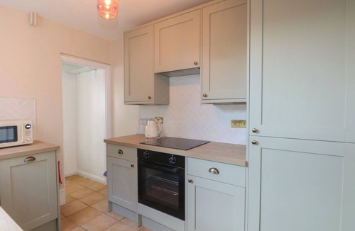 Bridge Cottage | FELIX COTTAGE, pet friendly, country holiday cottage in Canterbury