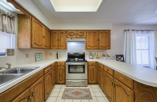 Pharr House | Fenced Backyard Pet Friendly Garage Parking