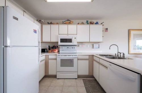 Cedar Key Condo | Fenimore Mill 6A - Open Gulf View, Pool & Hot Tub!