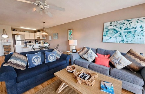 Cedar Key Apartment | Fenimore Mill 7B - Pool, Hot Tub, Private Beach!
