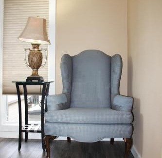 Mountlake Terrace House | Fenway Room Comfy for two 13 miles to Seattle Space Needle