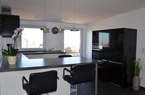 Neustadt-Hambach Apartment | Ferienwohnung im Seminargarten - Appartement/fewo, Dusche und Bad, WC, Nichtraucher