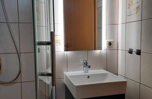 Neustadt-Geinsheim Apartment | Ferienwohnung Weber - apartment/apartment, shower, WC, 1 living/bedroom
