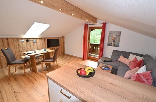 Ramsau Apartment | Ferienwohnung Hochalm, 1-2 Personen, 47 qm, Dusche/WC, Südbalkon, TV, separates Schlafzimmer, Nichtraucher, Dachgeschoss