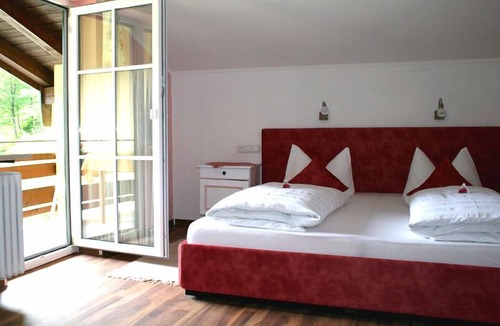 Ramsau Apartment | Ferienwohnung Rose, 2 Personen, 62 m², Dusche/WC, Flat-TV,1 Schlafzimmer, Balkon,Internet,Infrarot-Wärmekabine,Nichtrauch