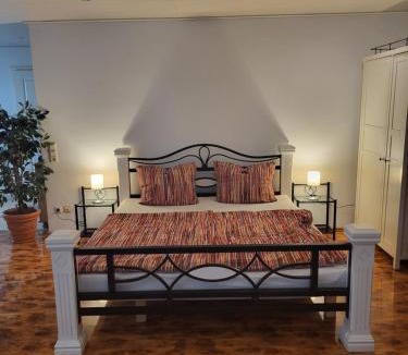 Beilstein Apartment | Ferienapartment Schlummerhausen für bis zu 5 Personen, Haustiere willkommen und kostenfrei, mit Einbauküche, WLAN, Smart-TV, Alexa