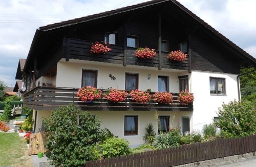 Lam Apartment | Feriendomizil mit Balkon. Perfekte Ausgangslage für Wanderungen.