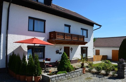 Thurmansbang Apartment | Feriendomizil mit großem Garten und Terrasse