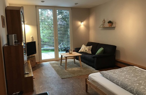 Schonungen Apartment | Feriendomizil mit Sonnenterrasse oberhalb des Mainberger Schlosses