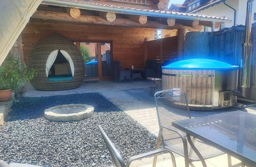 Zachenberg Apartment | Feriendomizil mit Zirbenholz gestaltet. Sauna und großzügige Terrasse.