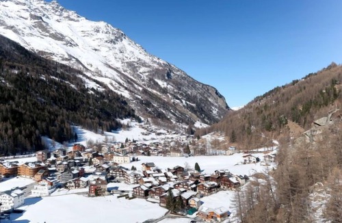 Saas Grund Apartment | Ferienhaus Adonis by Interhome