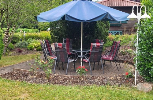 Zerf House | Ferienhaus Am Sonnenhang - vacation home, shower and bath, WC, handicapped accessible