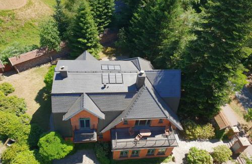 Graal House | Ferienhaus am Wasserturm für 6 Erwachsene und 9 Kinder