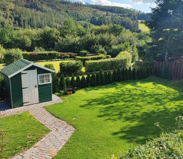 Frenkhausen House | Ferienhaus Bergblick Urlaub mit Hund