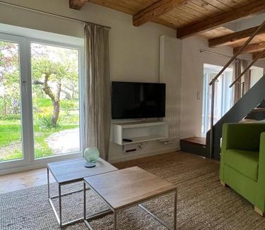 Katingsiel Apartment | Ferienhaus Peerhus Ruheoase für Naturliebhaber in Katingsiel zwischen Tönning und St Peter Ording perfekt für Radtouren